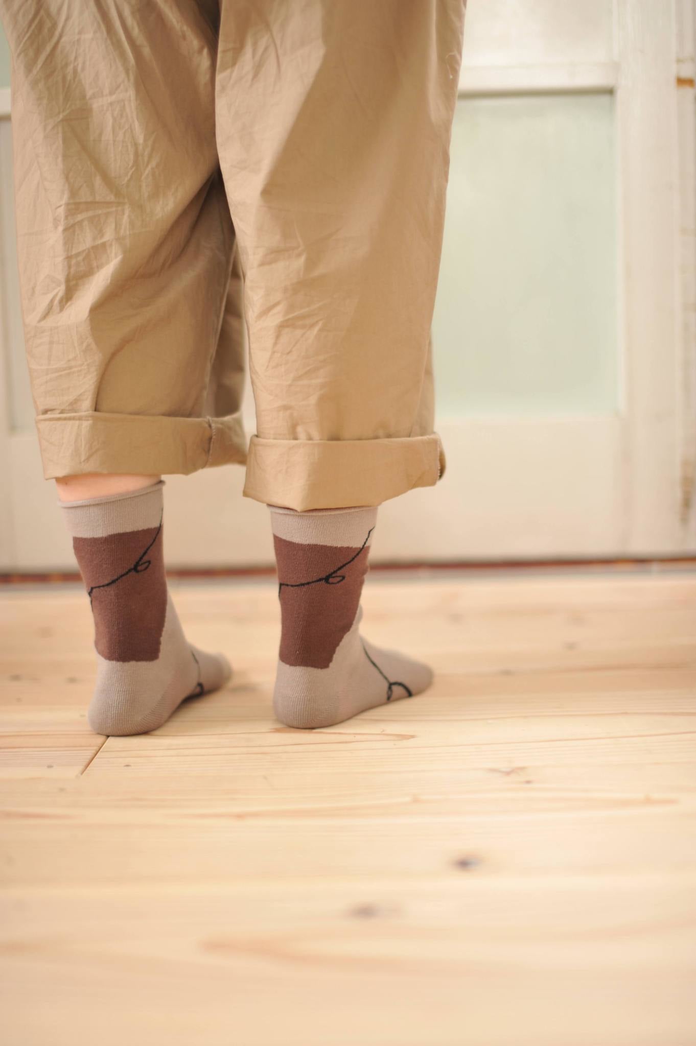 salvia × 水縞 ふんわりくつした らくがき グレー