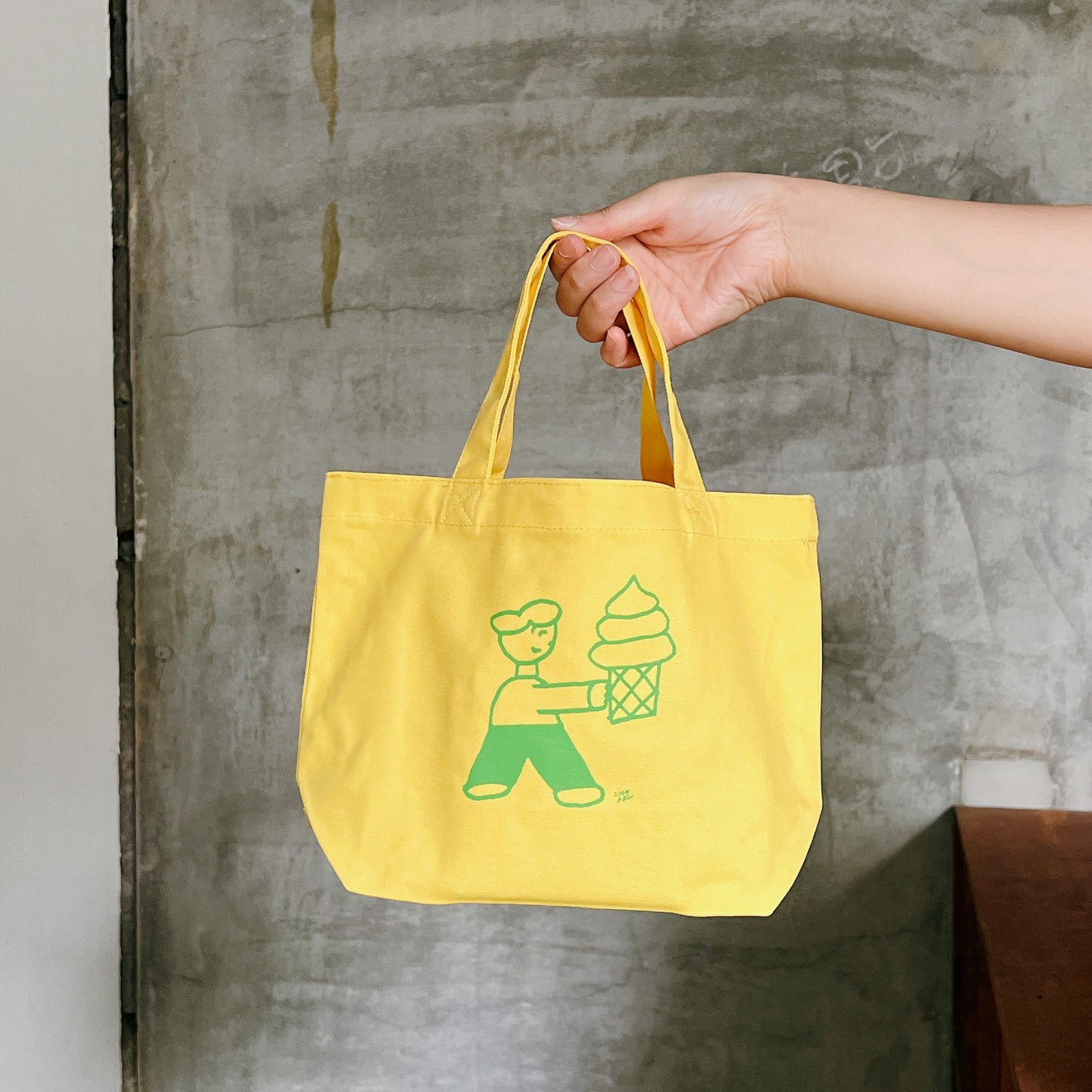Tadashi Nishiwaki × mizushima Lunch Tote Bag People and Food Soft serve